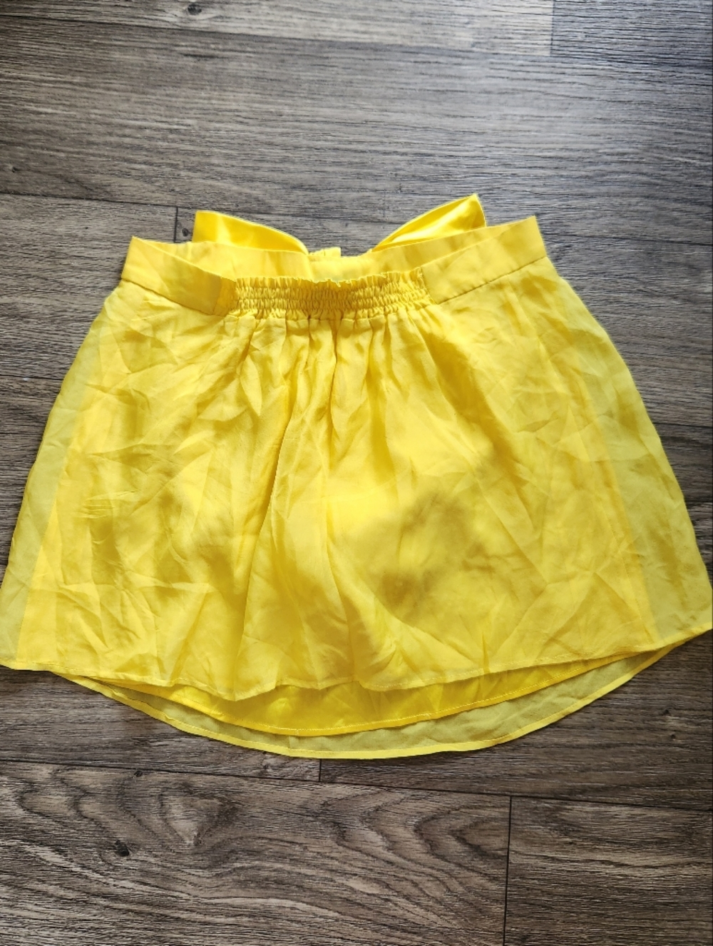 Alice + Olivia Bow Yellow Silk Halter Babydoll Top - Picture 7 of 7
